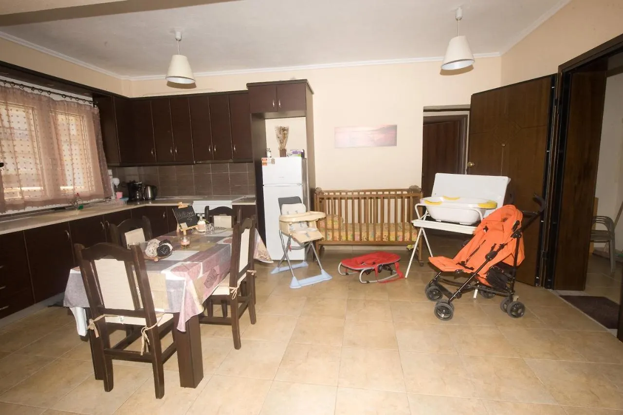 Annas & Konstantinos Home Neo Epivates