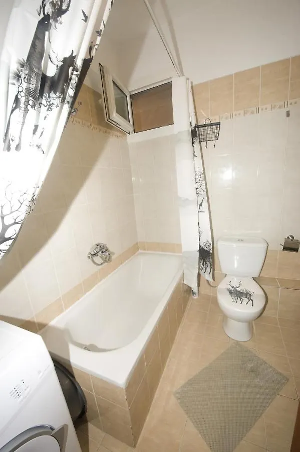 Annas & Konstantinos Home Neo Epivates